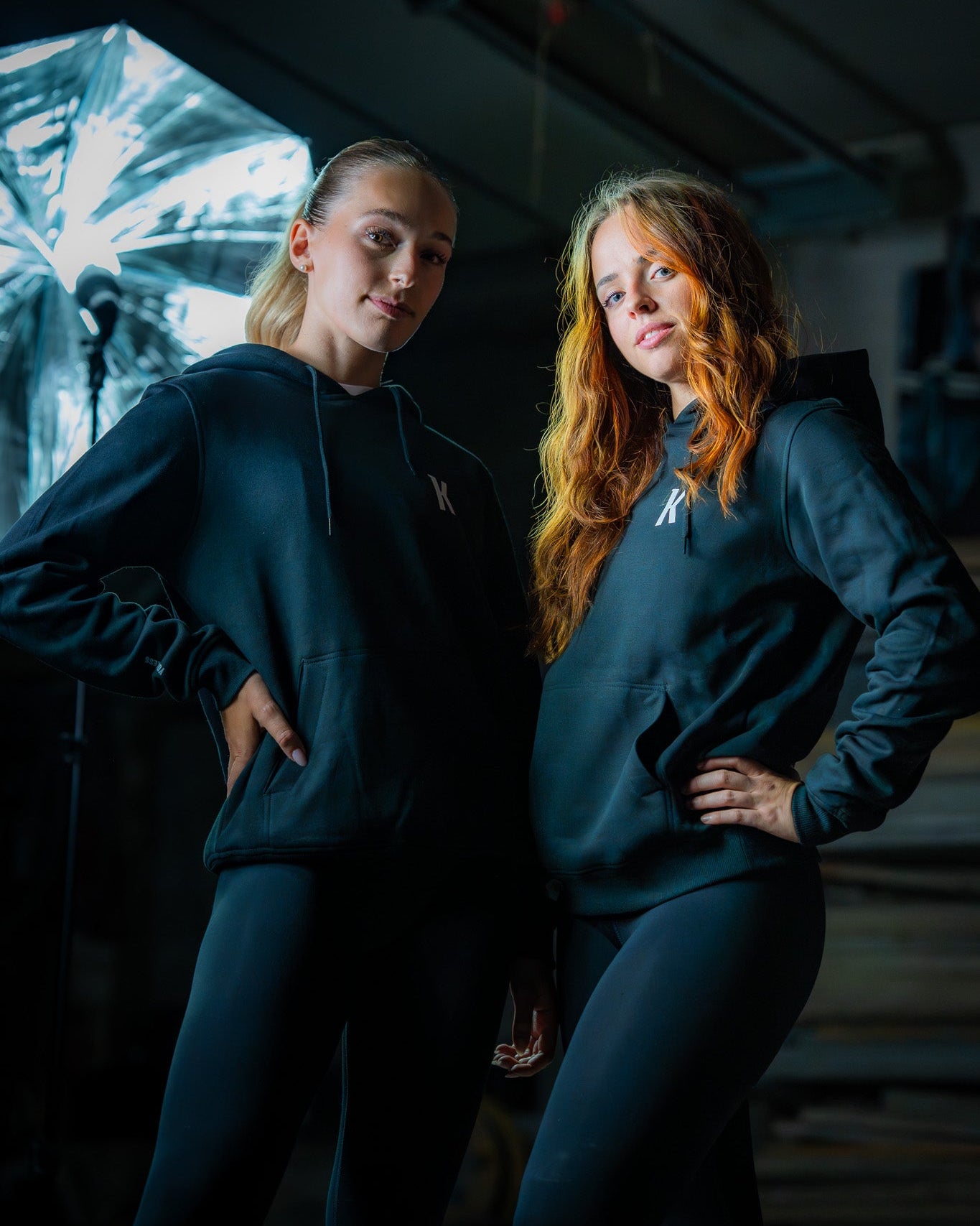 Hoodie unisexe “K” – Noir